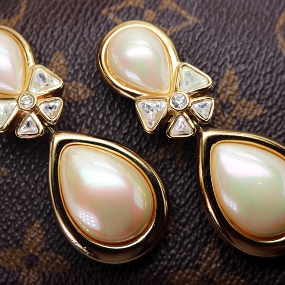 ⚜️ Vintage Christian Dior Crystal & Pearl Earrings - Picture 4 of 15